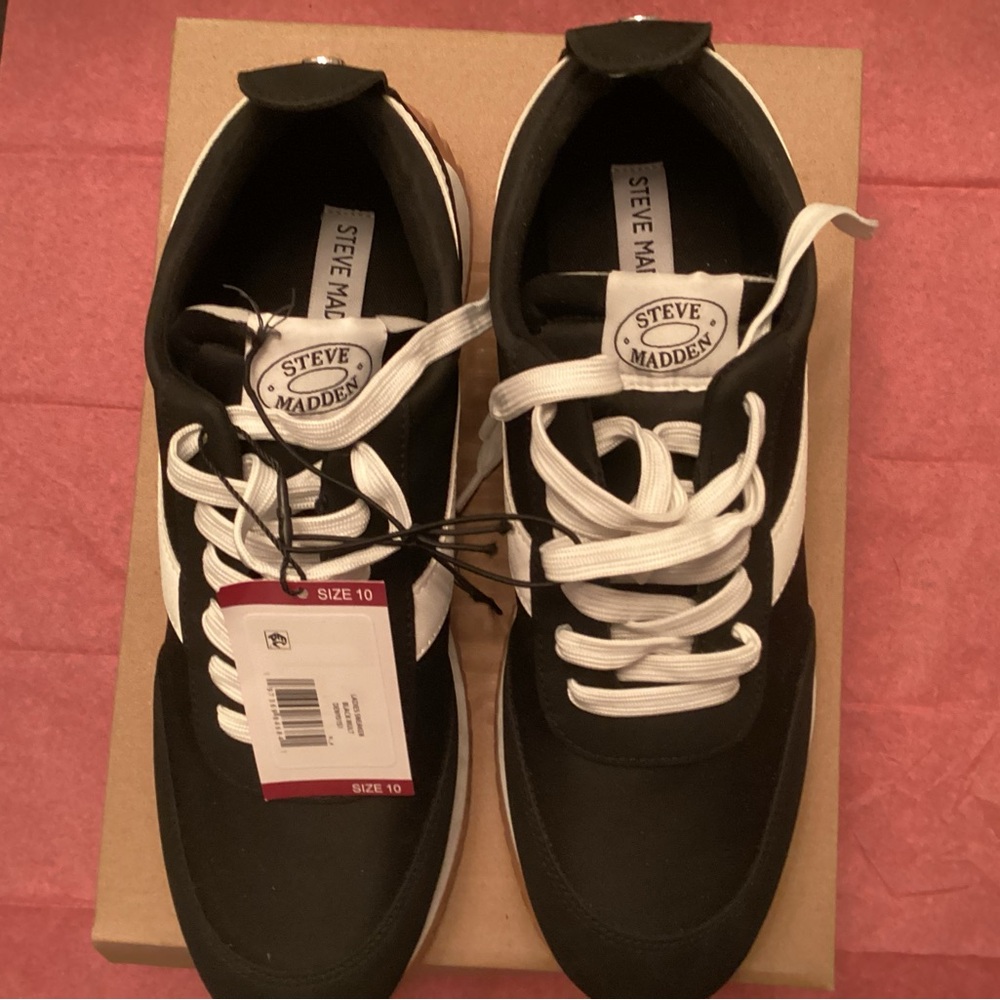 Steve Madden Women’s  Black Sneakers